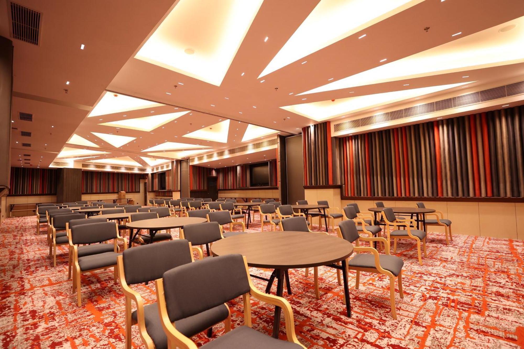 Holiday Inn Express & Suites Jaipur Gopalpura Exterior foto