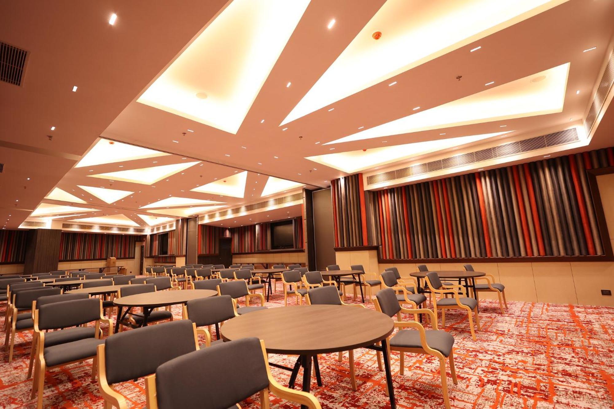 Holiday Inn Express & Suites Jaipur Gopalpura Exterior foto