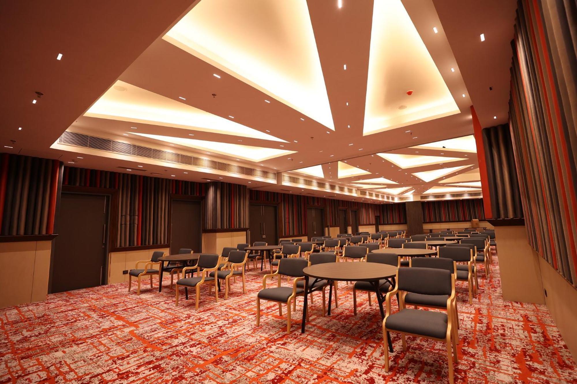 Holiday Inn Express & Suites Jaipur Gopalpura Exterior foto